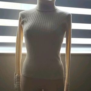Diane Von Furstenberg cream turtleneck